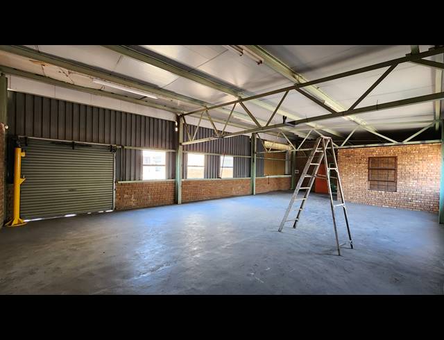 125M² WAREHOUSE TO LET IN SEBENZA